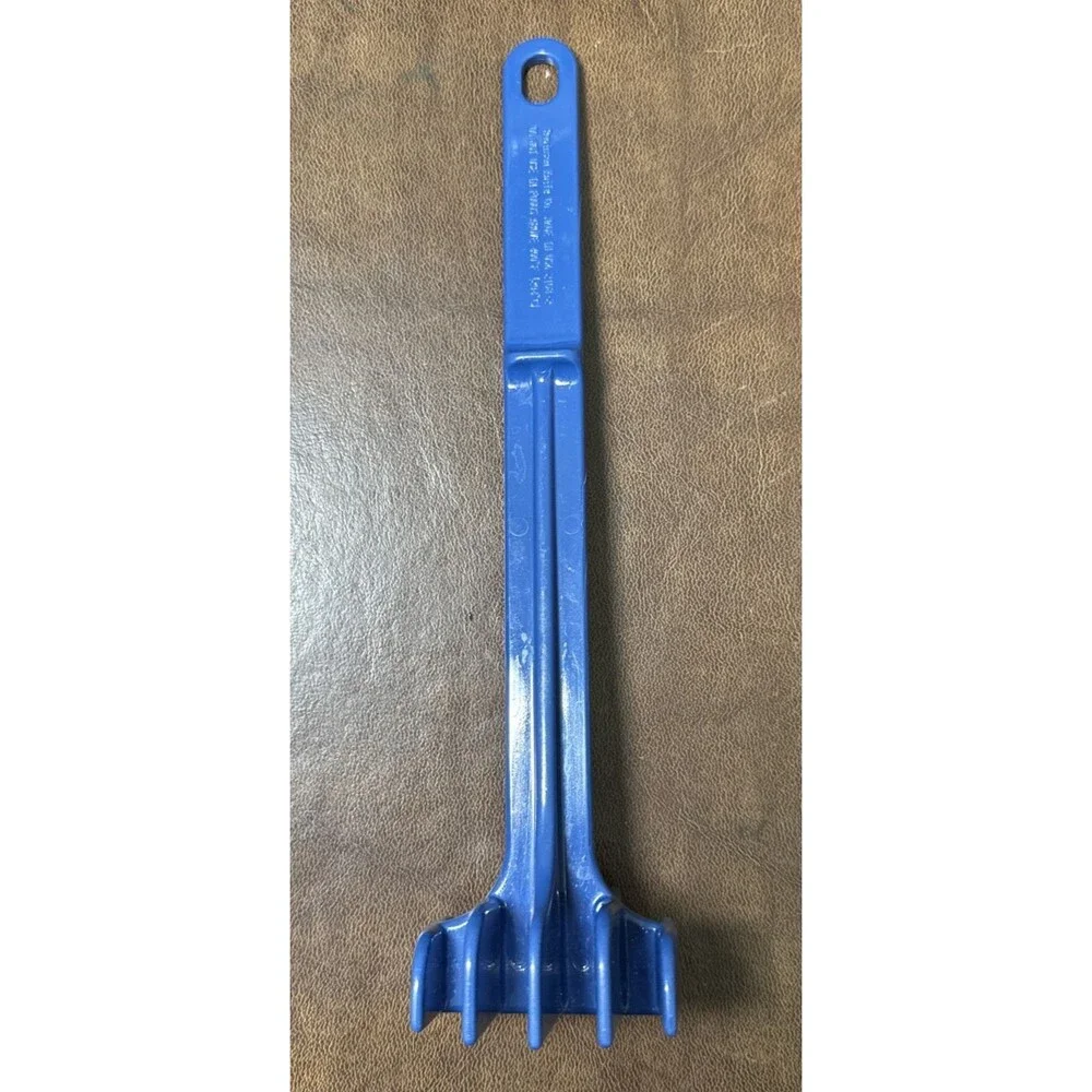 Ultratemp Vintage Blue Masher Cutter - Robinson Knife Co. Made in USA EUC